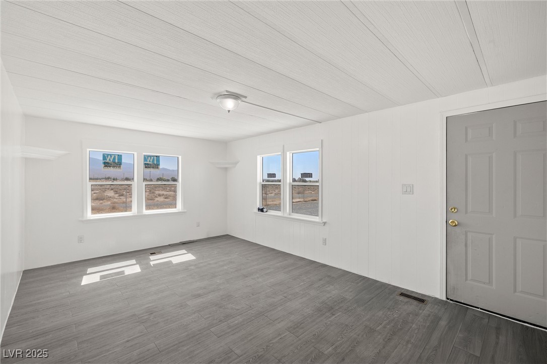 2150 West Harris Farm Road Pahrump, NV 89060 - Photo 12 of 33 Front living room