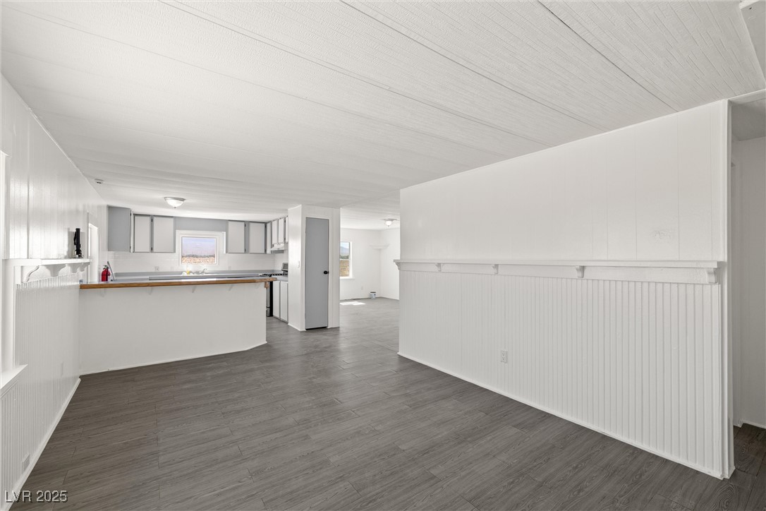 2150 West Harris Farm Road Pahrump, NV 89060 - Photo 20 of 33 Dining room family room combo