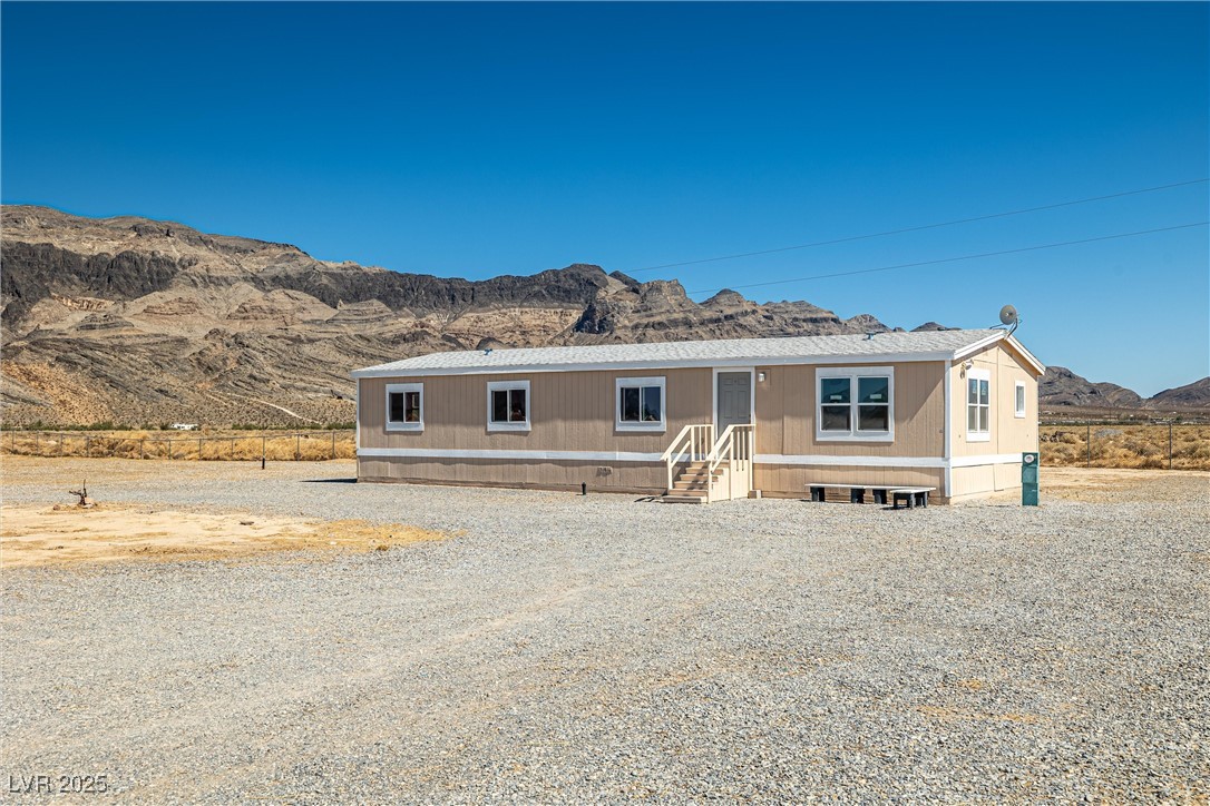 2150 West Harris Farm Road Pahrump, NV 89060 - Photo 4 of 33 Manufactured / mobile home with a mountain view