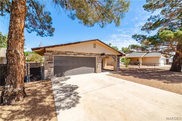$279,500 | 2221 Golden Gate Avenue, Kingman, AZ 86401