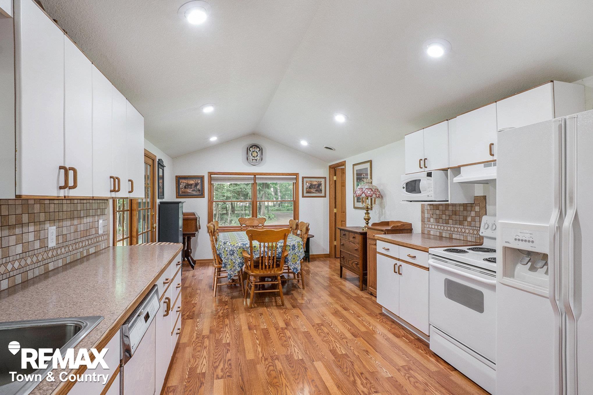 5287 Lewis Road Beaverton, MI 48612 - Photo 5 of 36 50118173-4.JPG