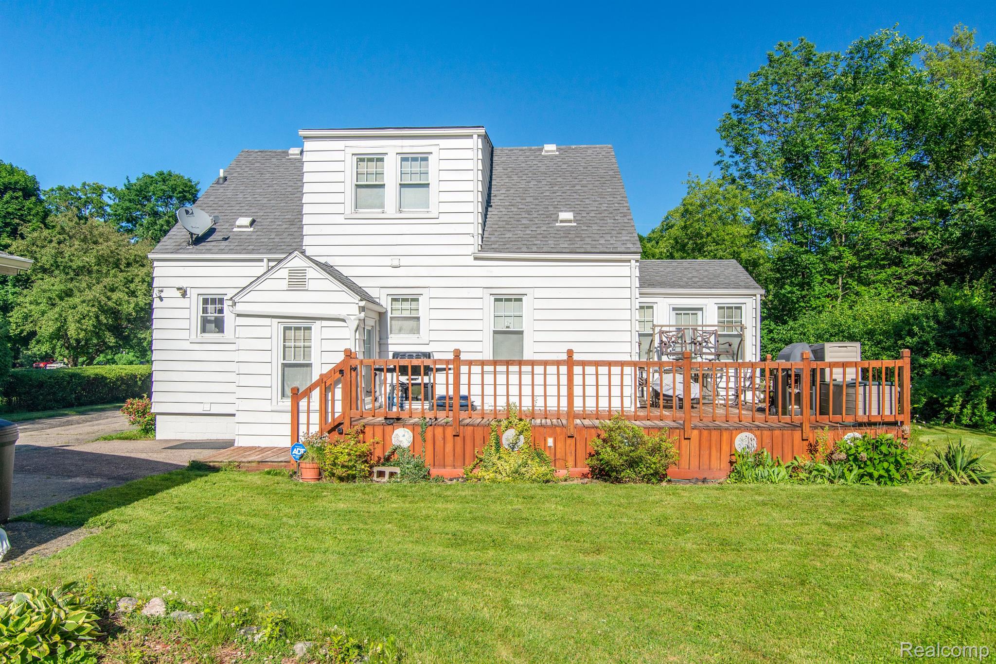 3609 North Center Road Flint, MI 48506 - Photo 5 of 32