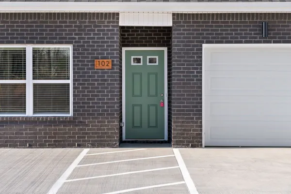 $1,450 | 750 Tracy Lane, Unit J104, Clarksville, TN 37040