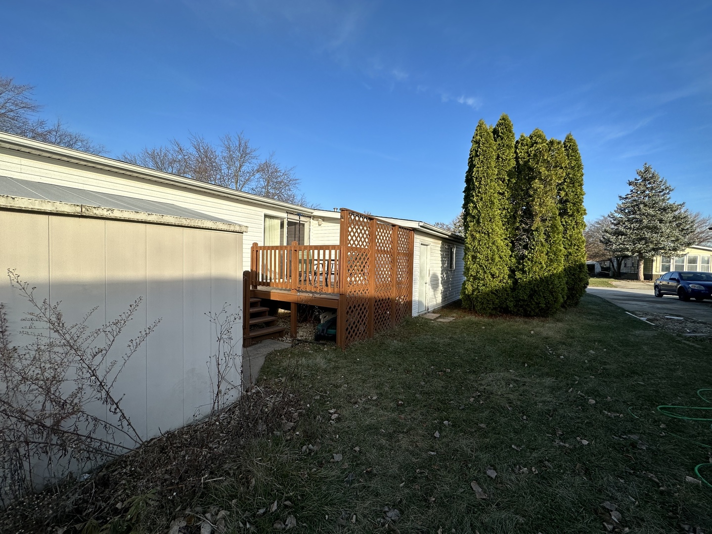 286 Blackthorn Road Matteson, IL 60443 - Photo 22 of 28 a view of a backyard with garden