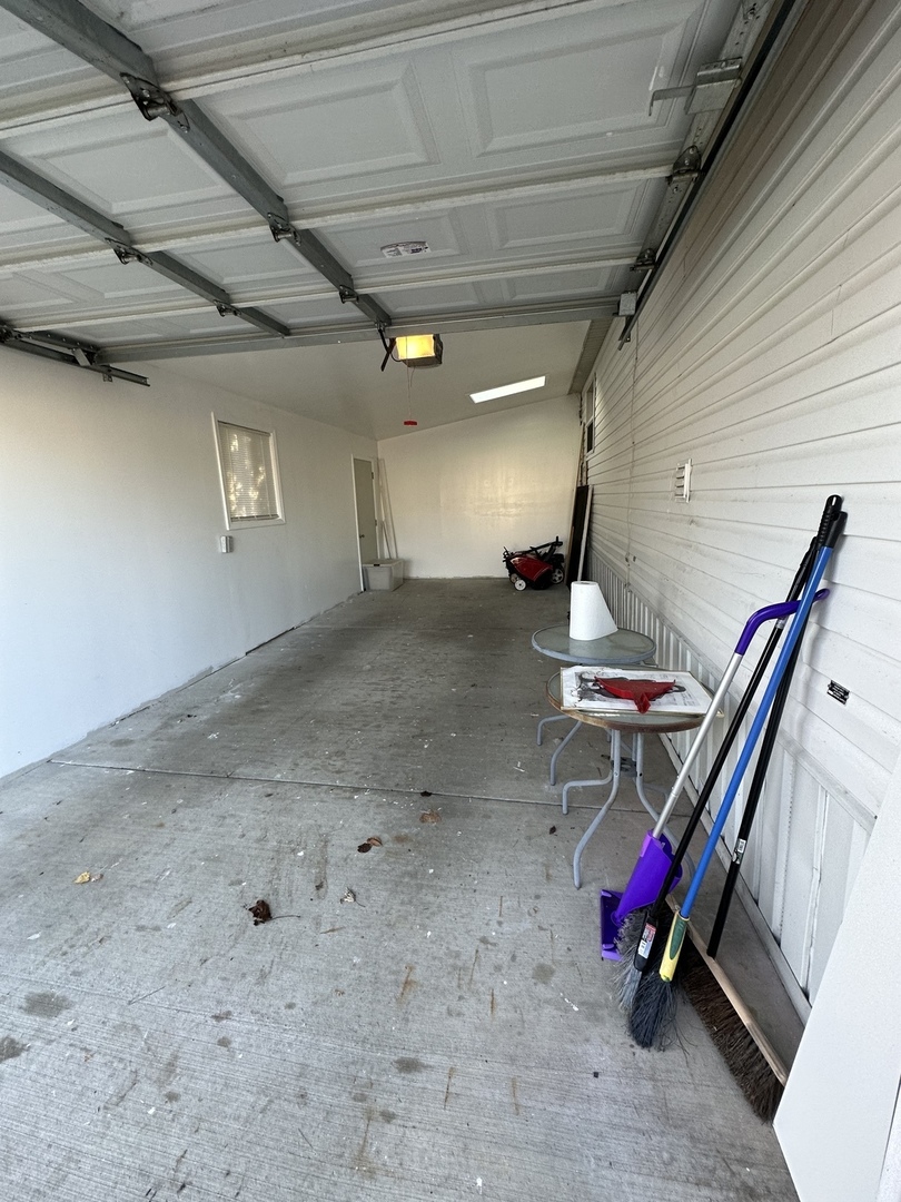 286 Blackthorn Road Matteson, IL 60443 - Photo 27 of 28 a view of a room with gym equipment