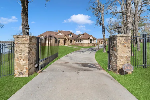 $1,999,999 | 20433 Doral Drive, Point Blank, TX 77364