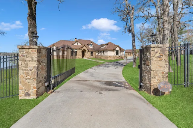 $1,999,999 | 20433 Doral Drive, Point Blank, TX 77364