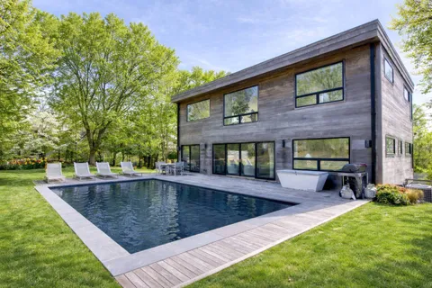 23 Robeson Boulevard, Sag Harbor, NY 11963