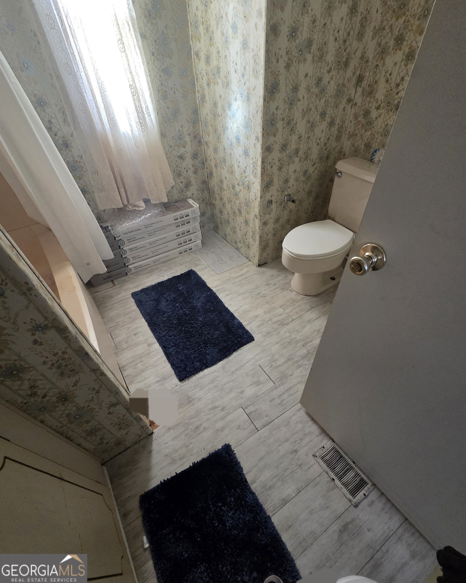 3825 North Goddard Road Lithonia, GA 30038 - Photo 29 of 36 a view of bathroom with toilet