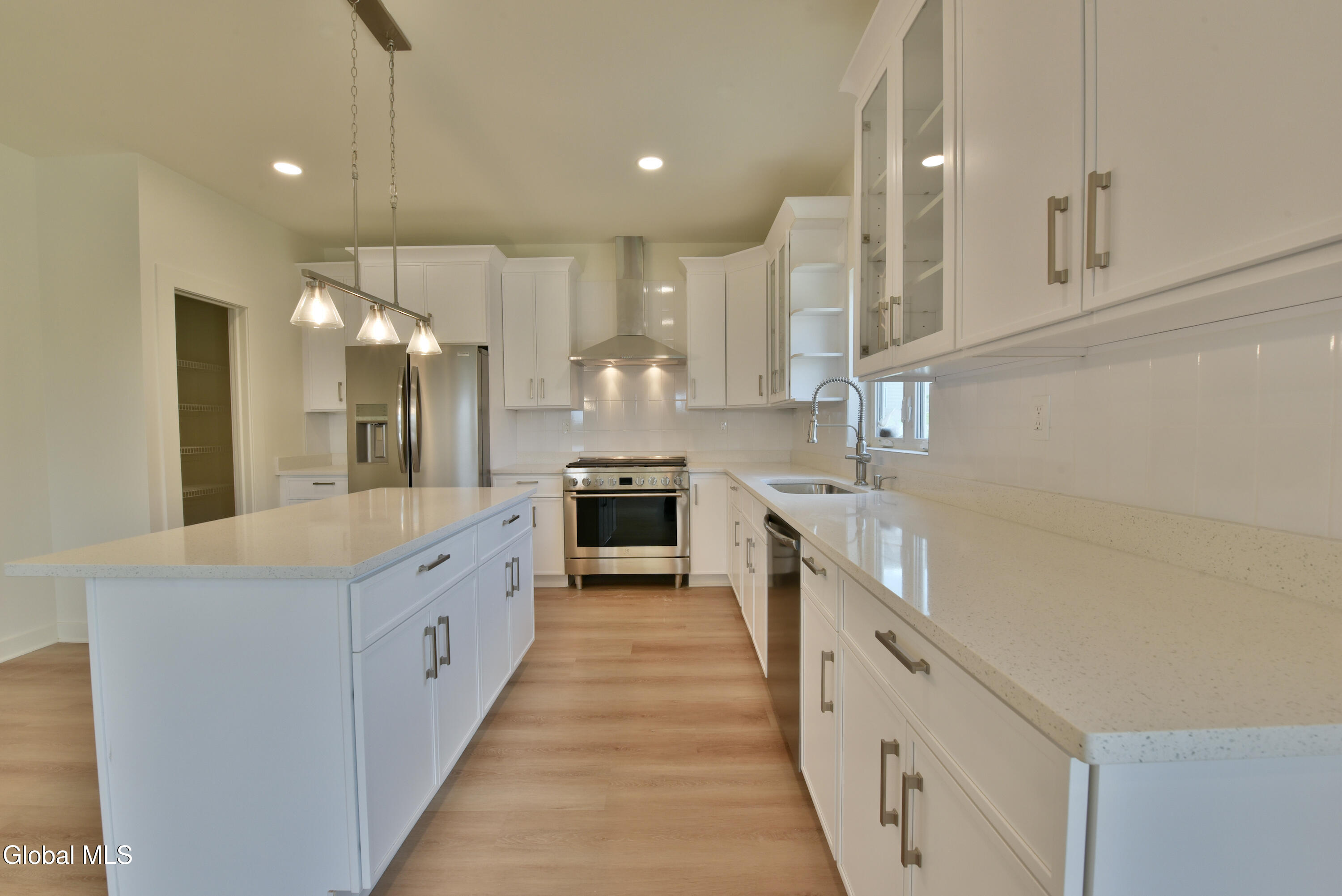 802 South Ravine Road Niskayuna, NY 12309 - Photo 20 of 60 14