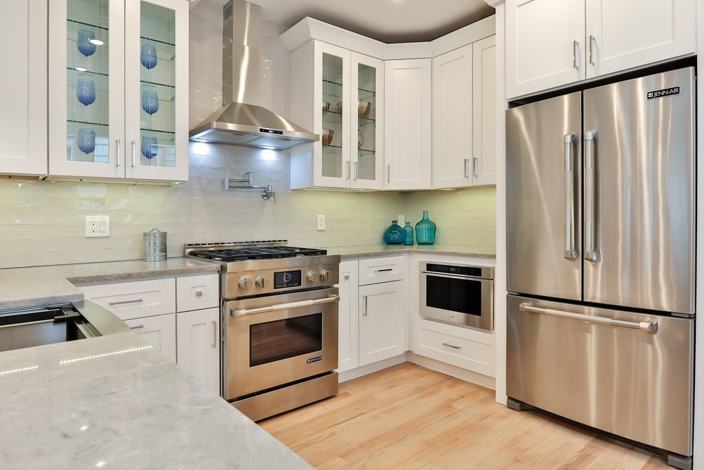 8 Hamilton Road, Unit 1 Somerville, MA 02144 - Photo 2 of 30