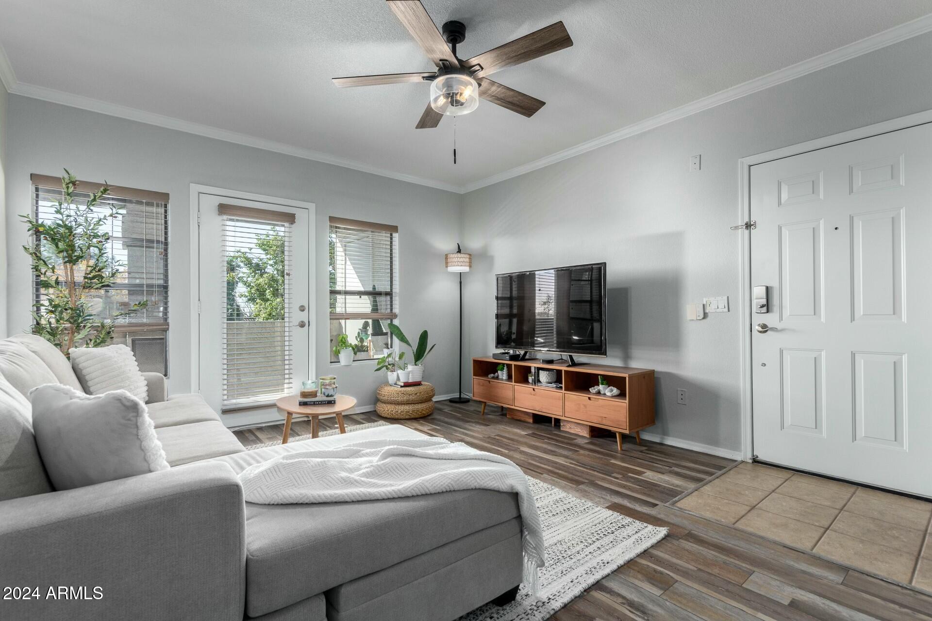 15095 North Thompson Peak Parkway, Unit 3099 Scottsdale, AZ 85260 - Photo 3 of 26 Open living space