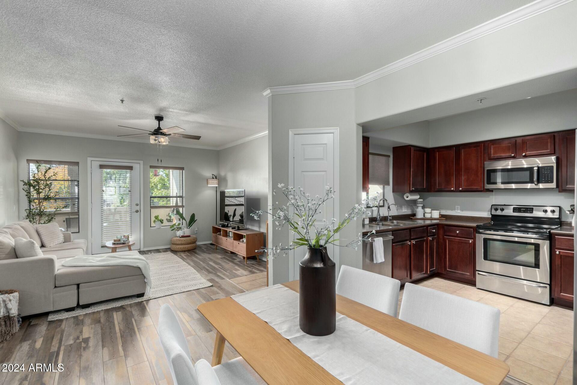 15095 North Thompson Peak Parkway, Unit 3099 Scottsdale, AZ 85260 - Photo 6 of 26 Open living space