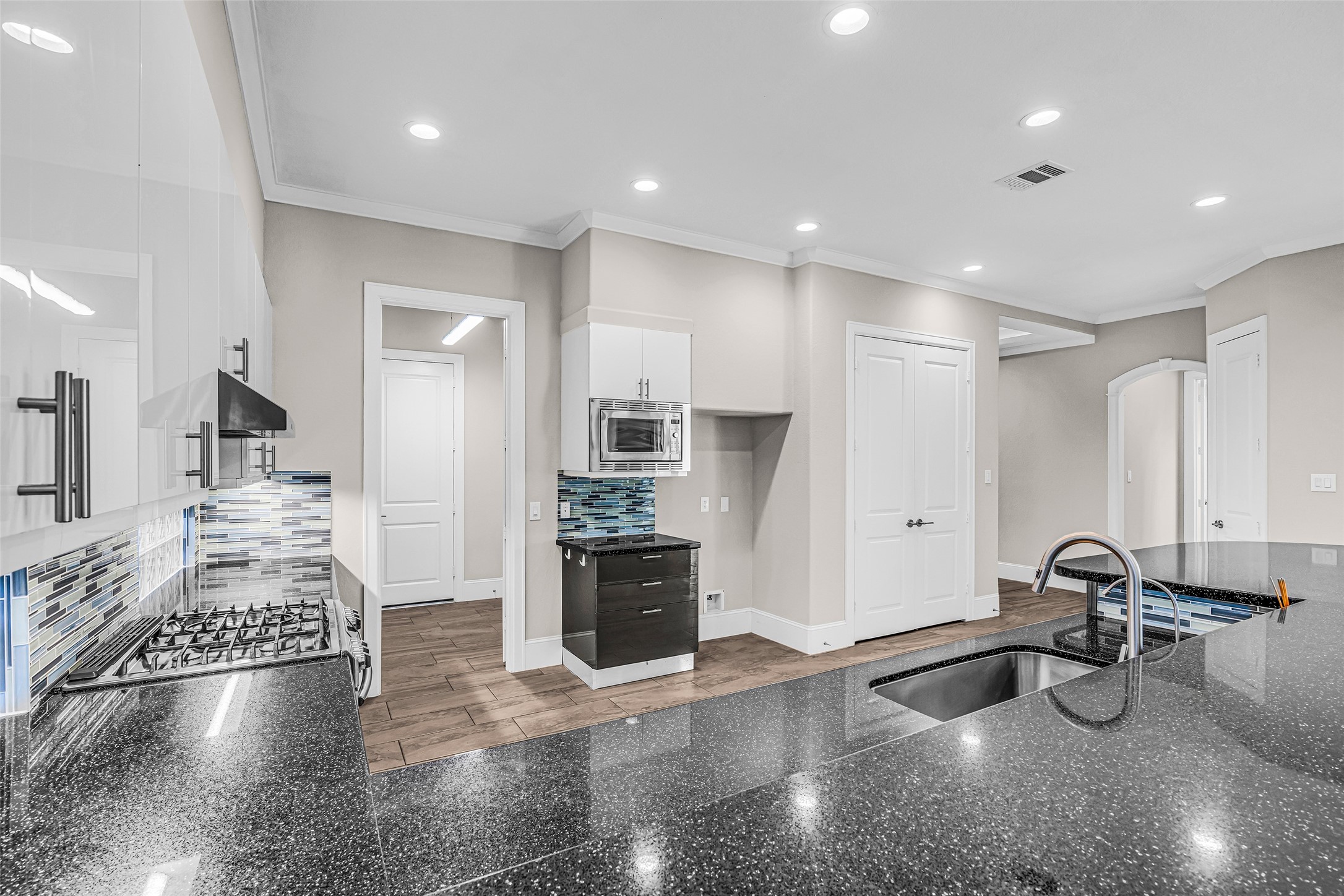 25718 Muirfield Bend Court Spring, TX 77389 - Photo 8 of 48