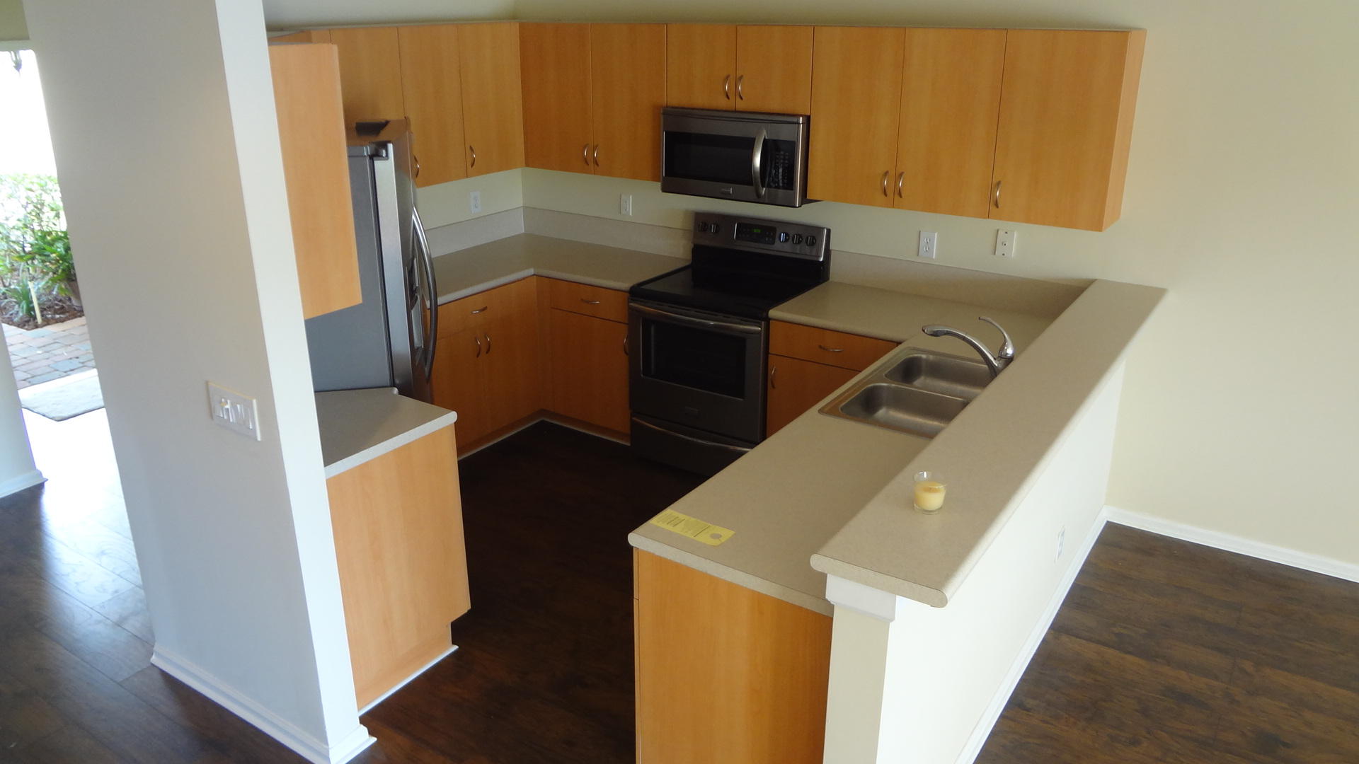 804 Imperial Lake Road West Palm Beach, FL 33413 - Photo 4 of 23 kitchen