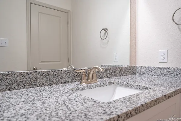 $1,550 | 7545 Briarwood Pass, Unit 101, San Antonio, TX 78252