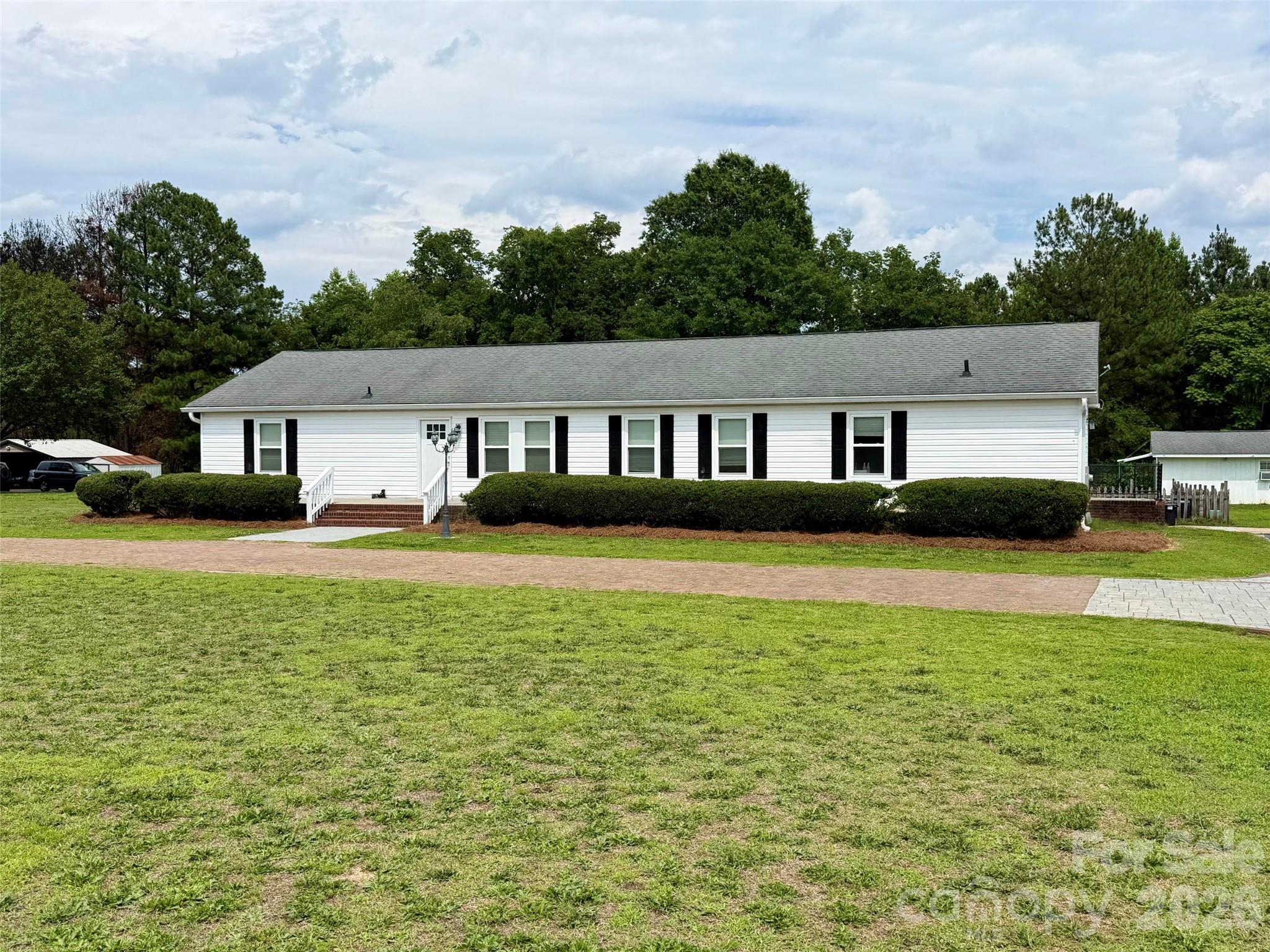288 Farris Road Clover, SC 29710 - Photo 2 of 3