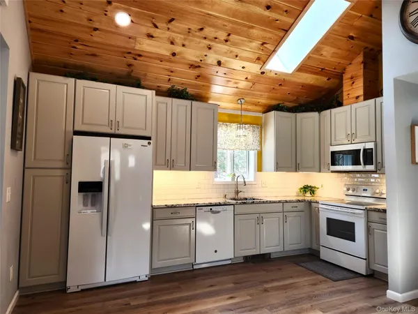 $489,000 | 150 Hartwood Drive, Smallwood, NY 12778