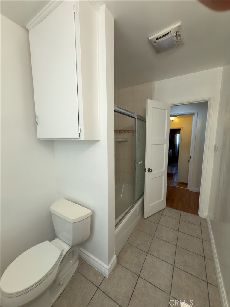 3204 Hempstead Avenue Arcadia, CA 91006 - Photo 11 of 16 a bathroom with a toilet and a shower