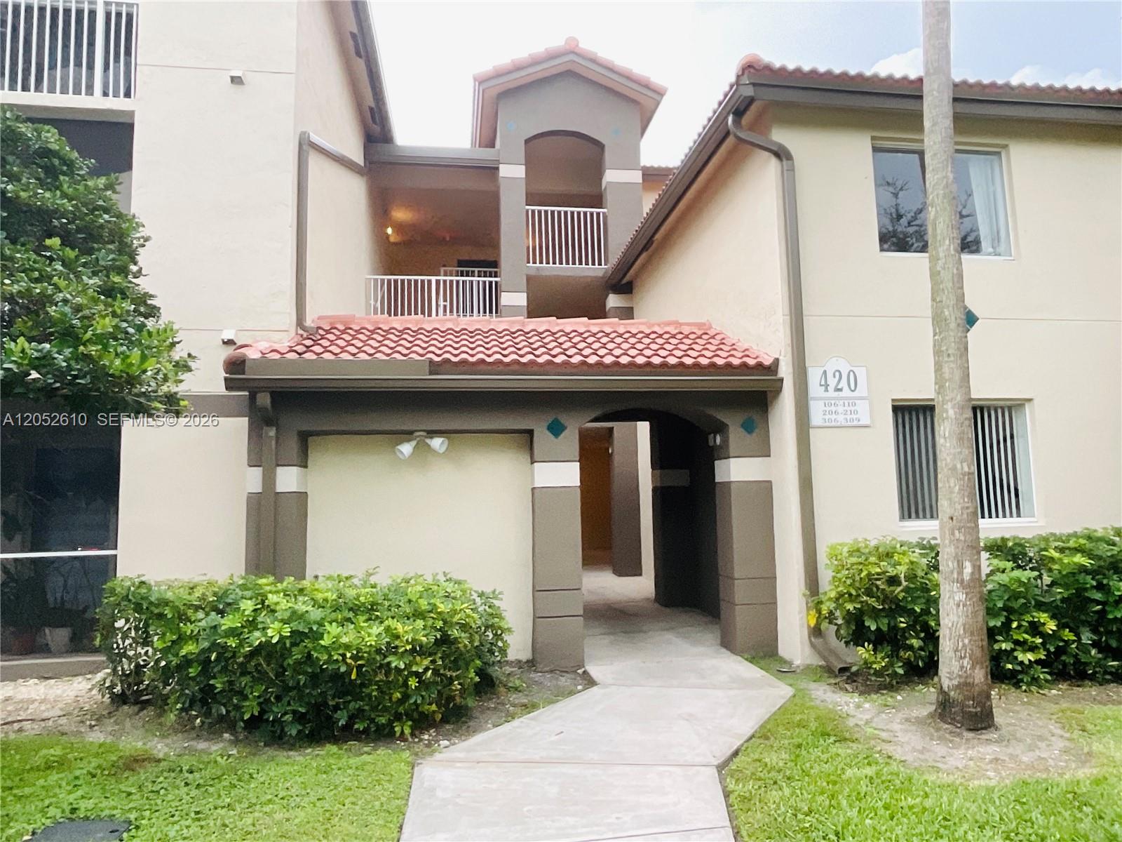 420 South Park Road, Unit 108 Hollywood, FL 33021 - Photo 3 of 17