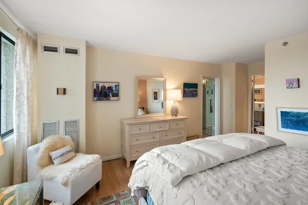 $899,000 | 250 Hammond Pond Parkway, Unit 1406N, Newton, MA 02467