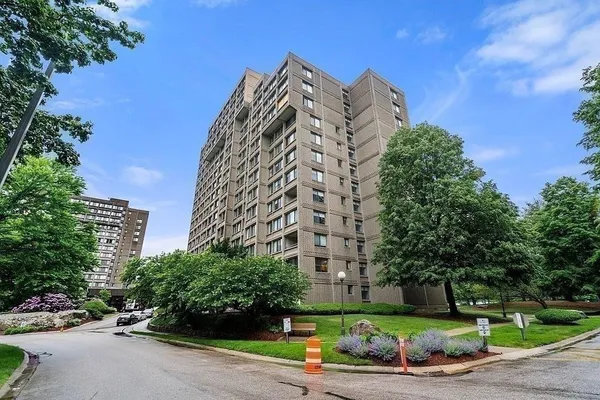 $899,000 | 250 Hammond Pond Parkway, Unit 1406N, Newton, MA 02467