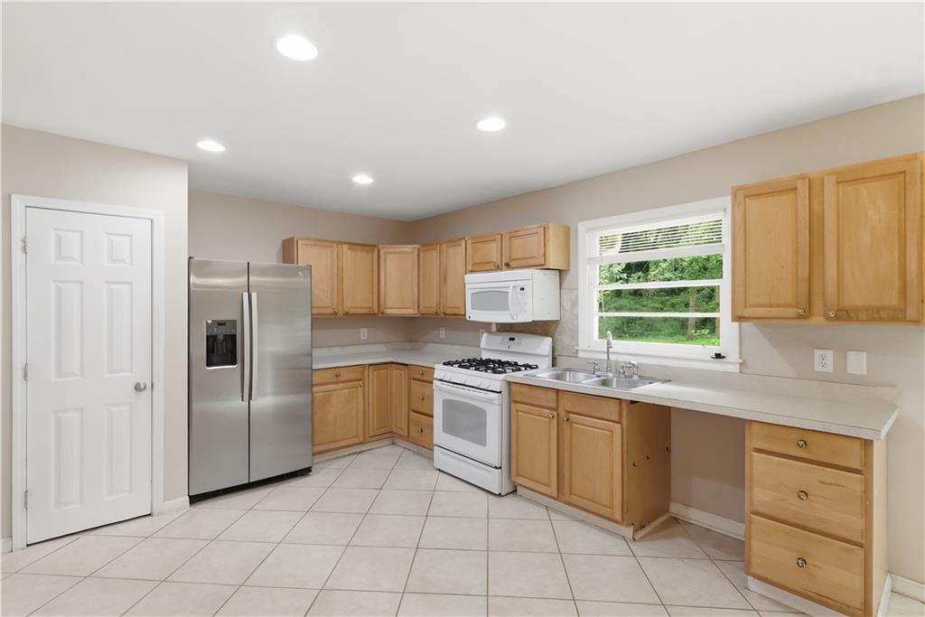1370 Blackwell Road Marietta, GA 30066 - Photo 9 of 23