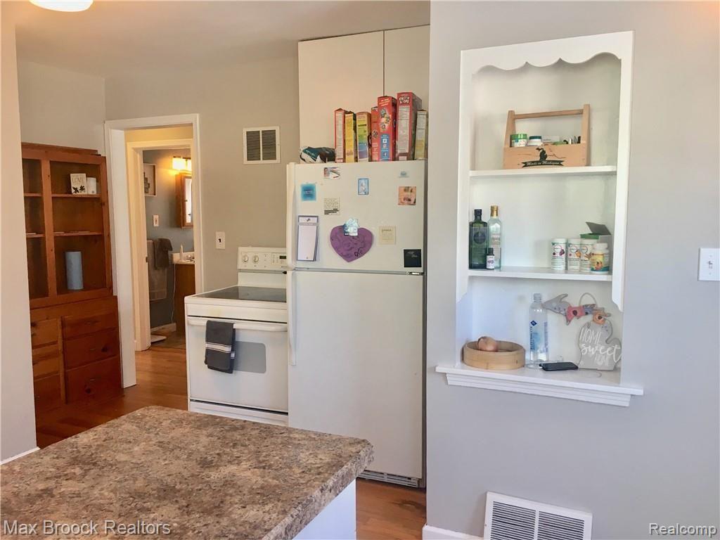 3084 Wakefield Road Berkley, MI 48072 - Photo 8 of 19