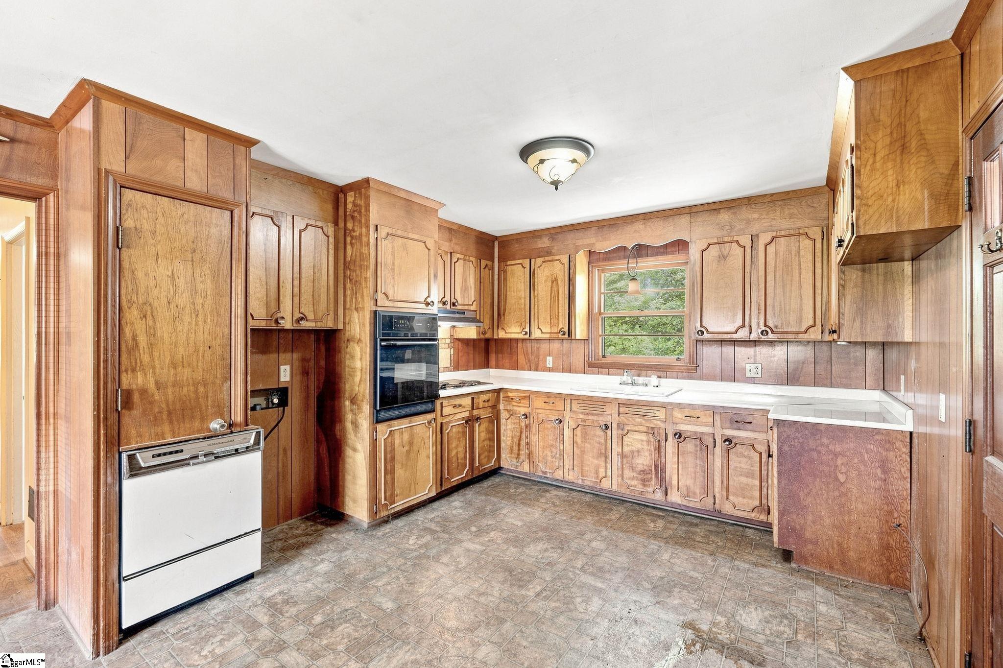 1290 Groce Meadow Road Taylors, SC 29687 - Photo 10 of 25 Gallery Image 10