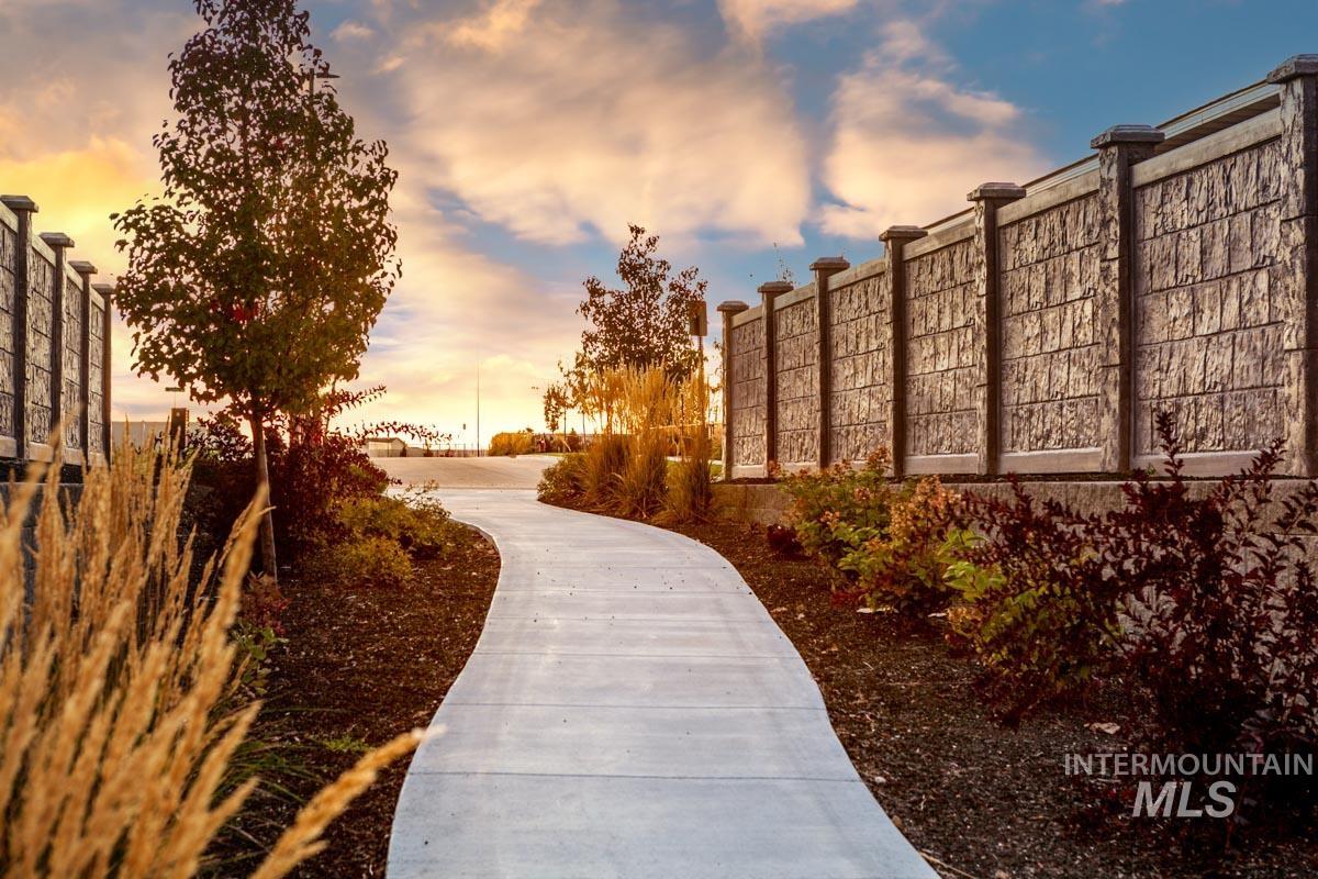 283 West Norwich Street Meridian, ID 83642 - Photo 23 of 25 Surrounding community