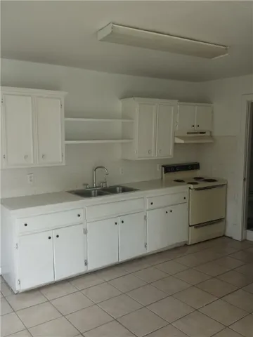 $795 | 629 West Nettie Avenue, Unit A, Kingsville, TX 78363