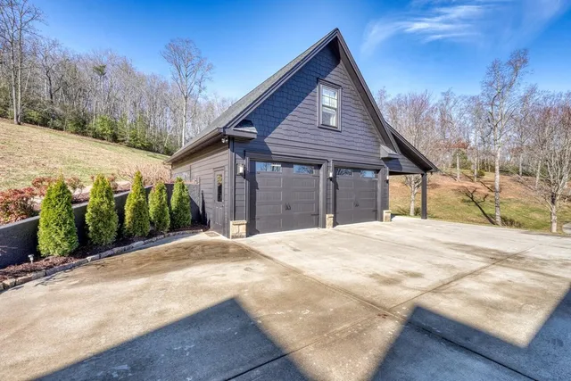 $1,800,000 | 215 Harmony Lane, Hiawassee, GA 30546