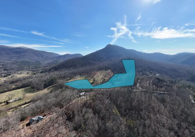 $1,800,000 | 215 Harmony Lane, Hiawassee, GA 30546