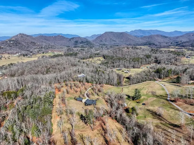 $1,800,000 | 215 Harmony Lane, Hiawassee, GA 30546