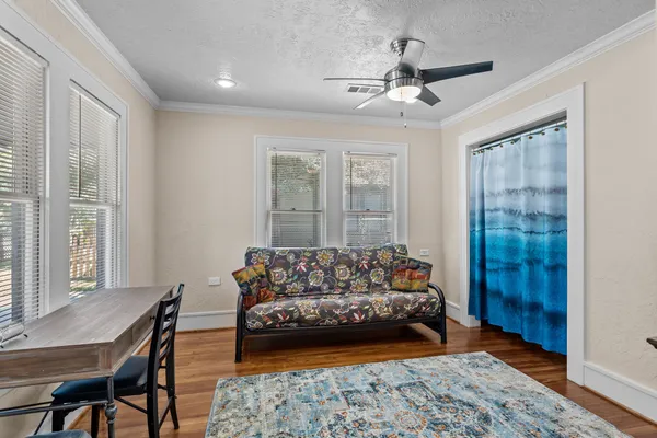 $2,000 | 1526 Lawson Street, Houston, TX 77023