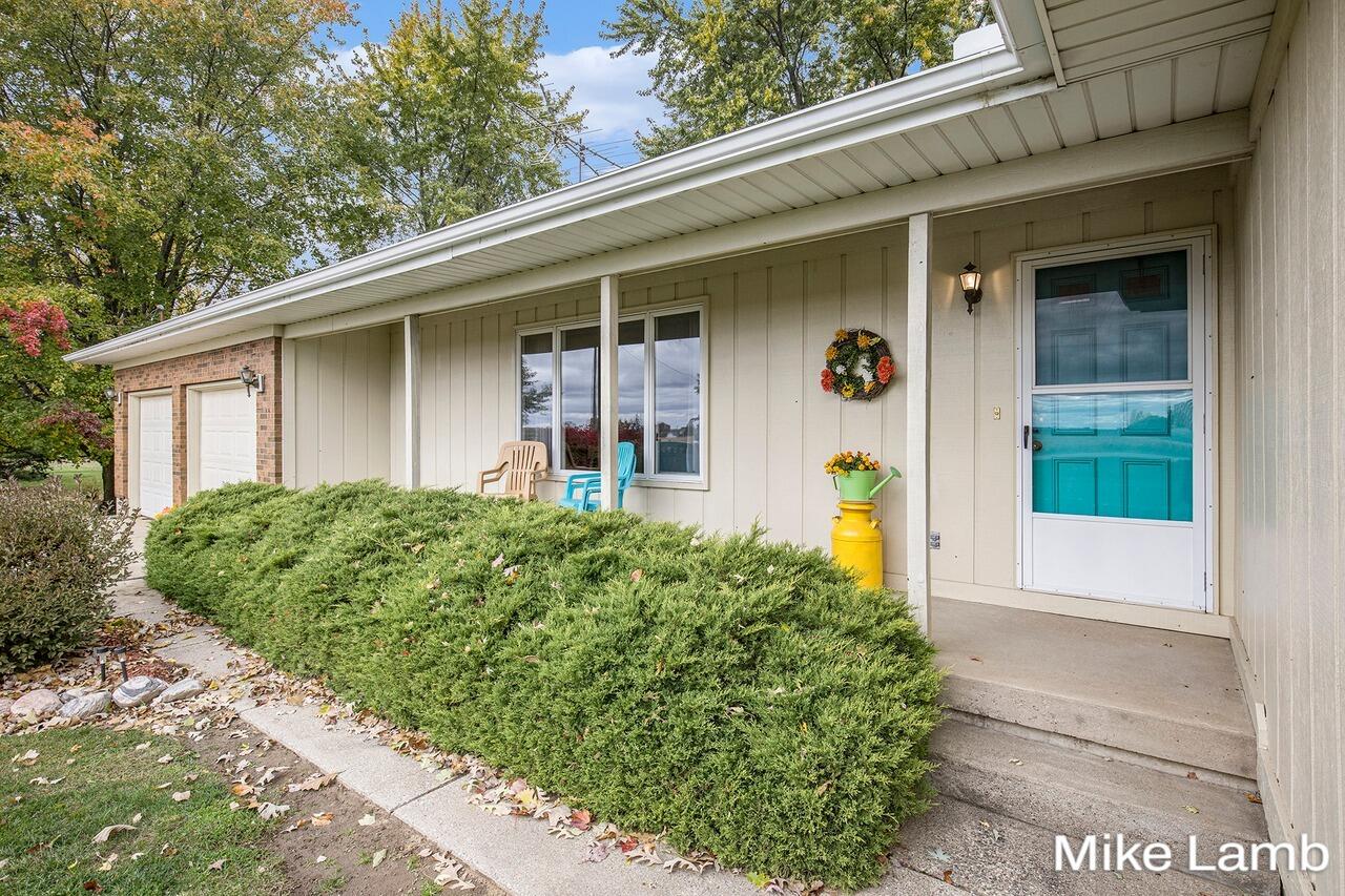 3825 14 Mile Road Northwest Sparta, MI 49345 - Photo 3 of 40 005_14_mile_56_767