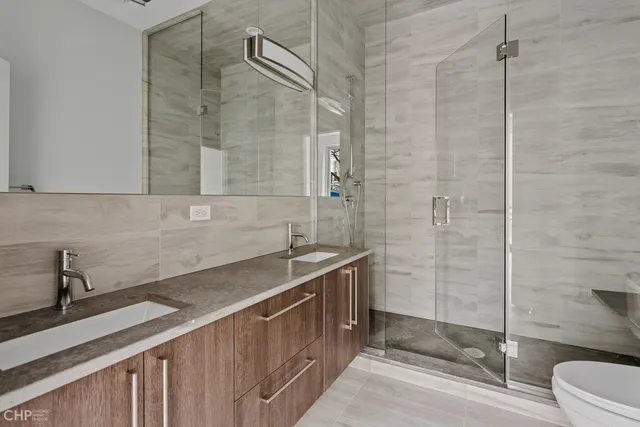 $3,200 | 1957 North Fairfield Avenue, Unit 4A, Chicago, IL 60647