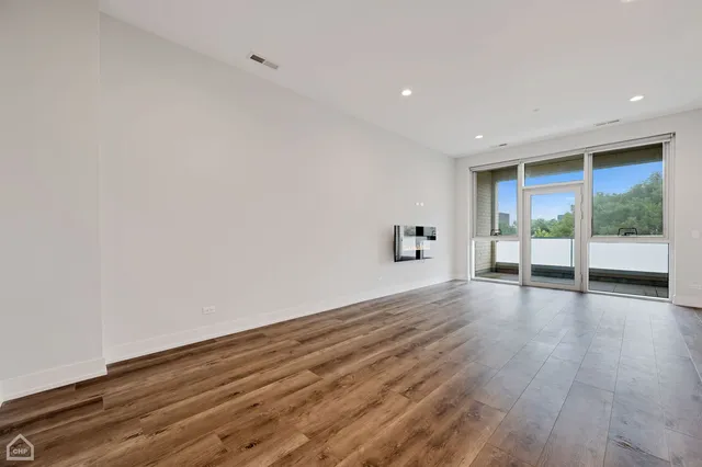 $3,200 | 1957 North Fairfield Avenue, Unit 4A, Chicago, IL 60647