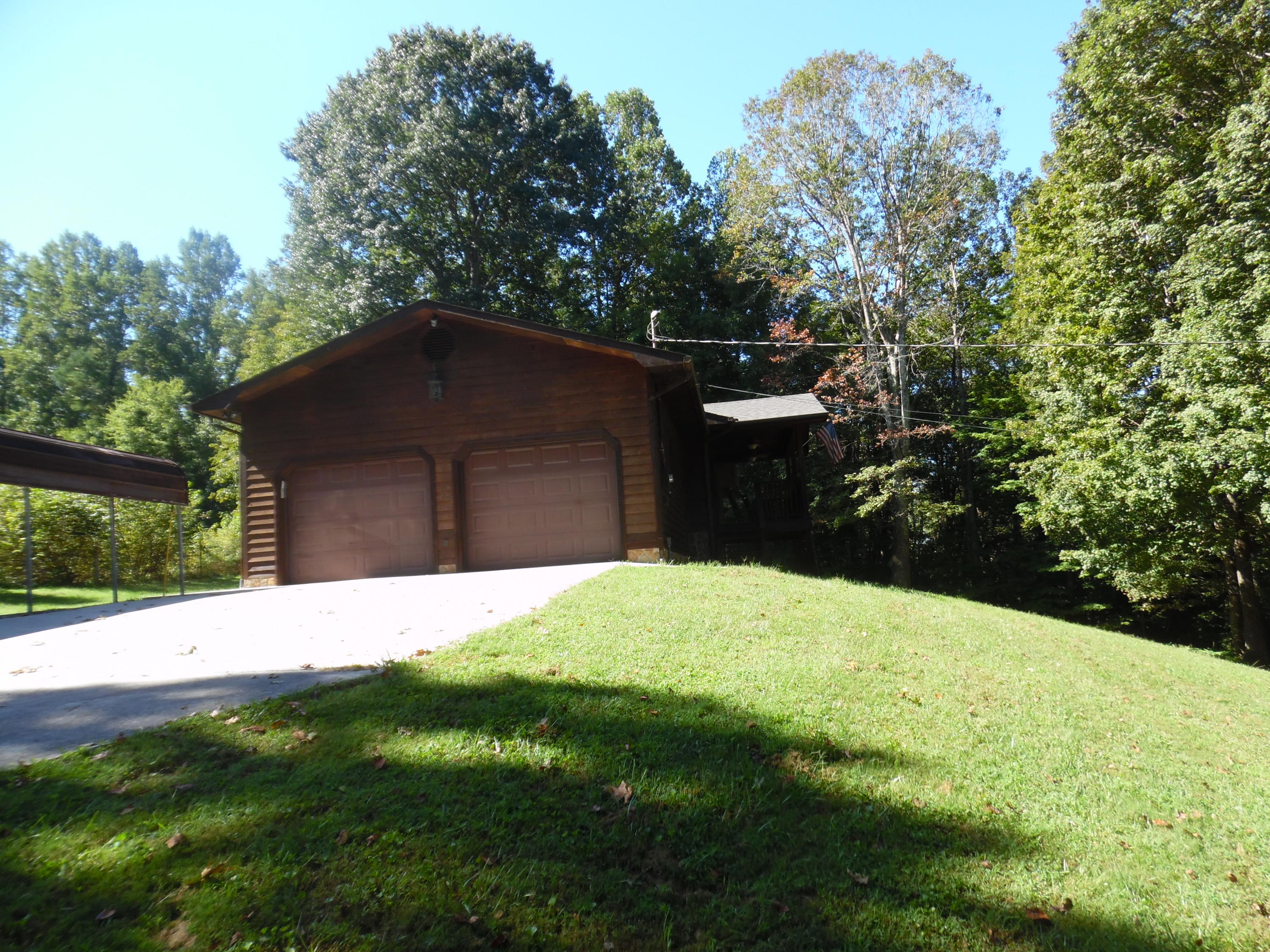 1425 Sulphur Springs Road Clinton, TN 37716 - Photo 2 of 37 Two Car Garage
