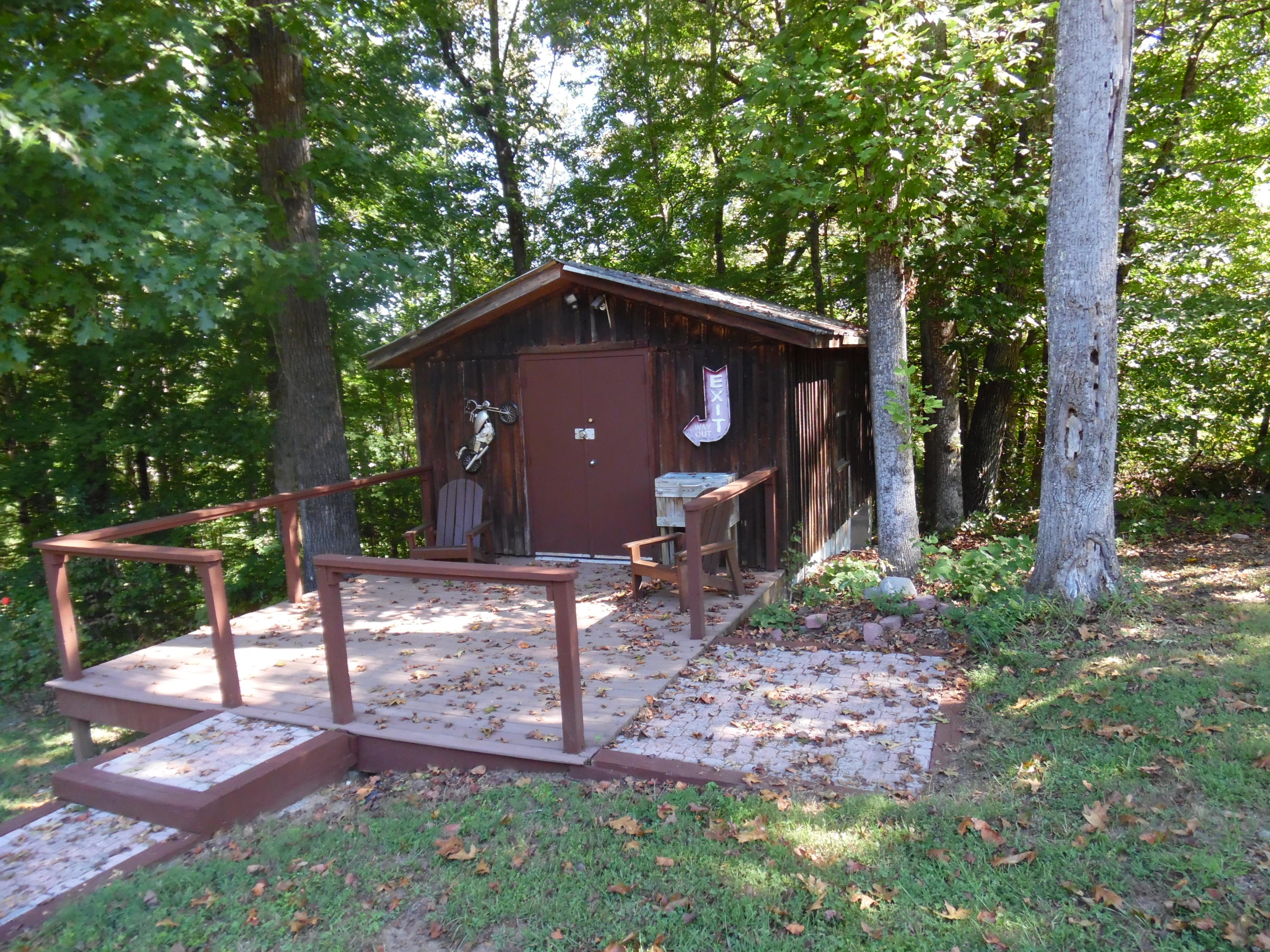 1425 Sulphur Springs Road Clinton, TN 37716 - Photo 11 of 37 Workshop with Deck