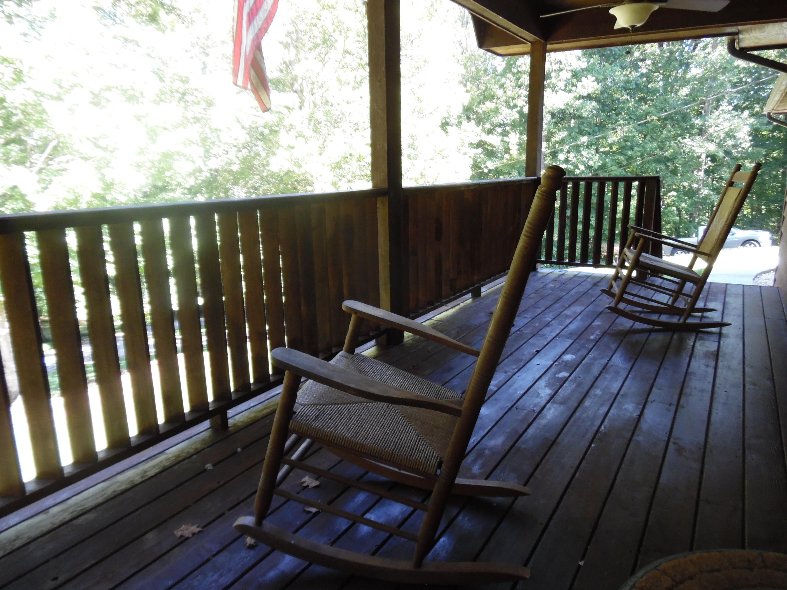 1425 Sulphur Springs Road Clinton, TN 37716 - Photo 3 of 37 Covered Front Porch
