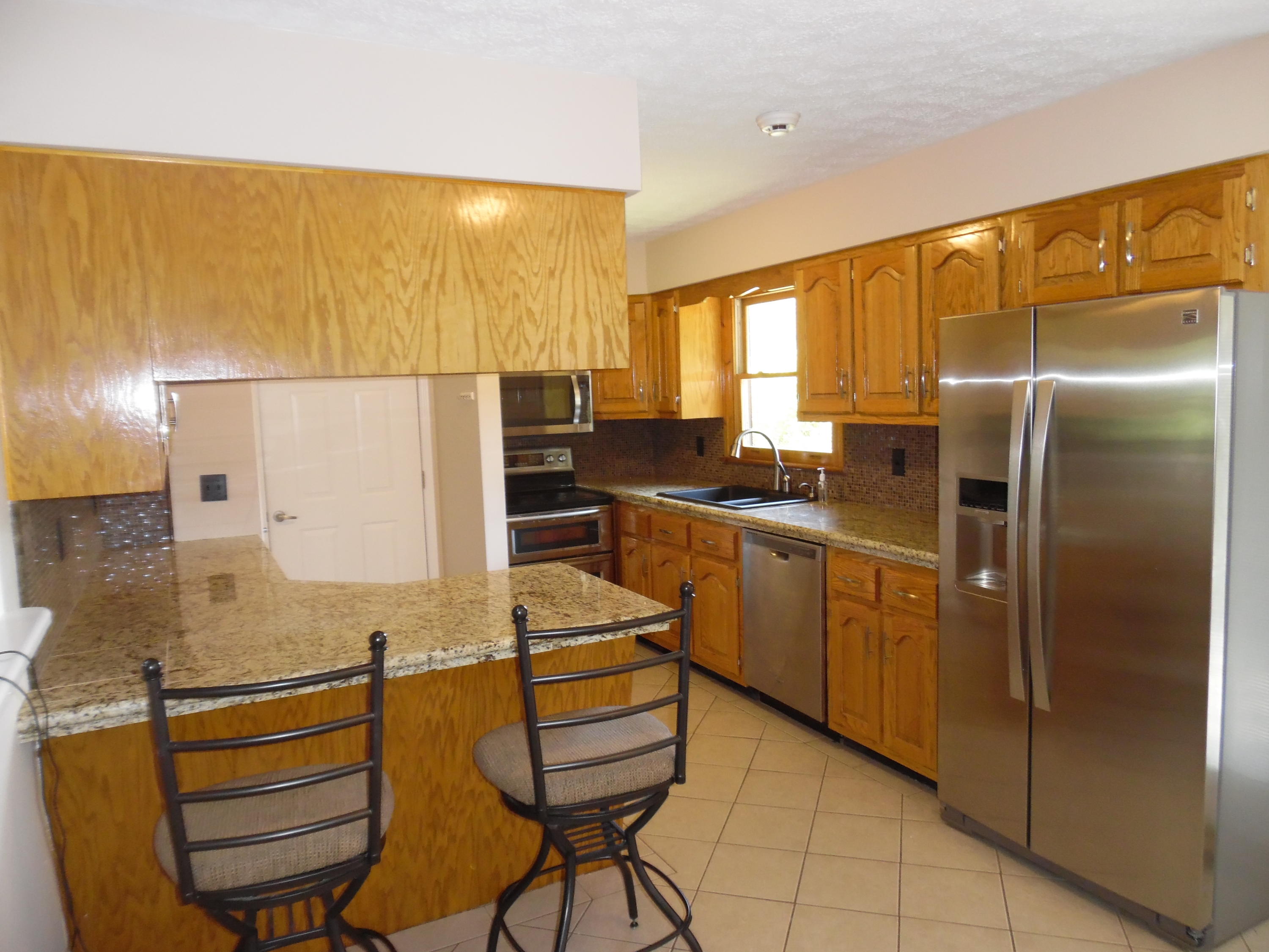 1425 Sulphur Springs Road Clinton, TN 37716 - Photo 23 of 37 Stainless Steel Appliances