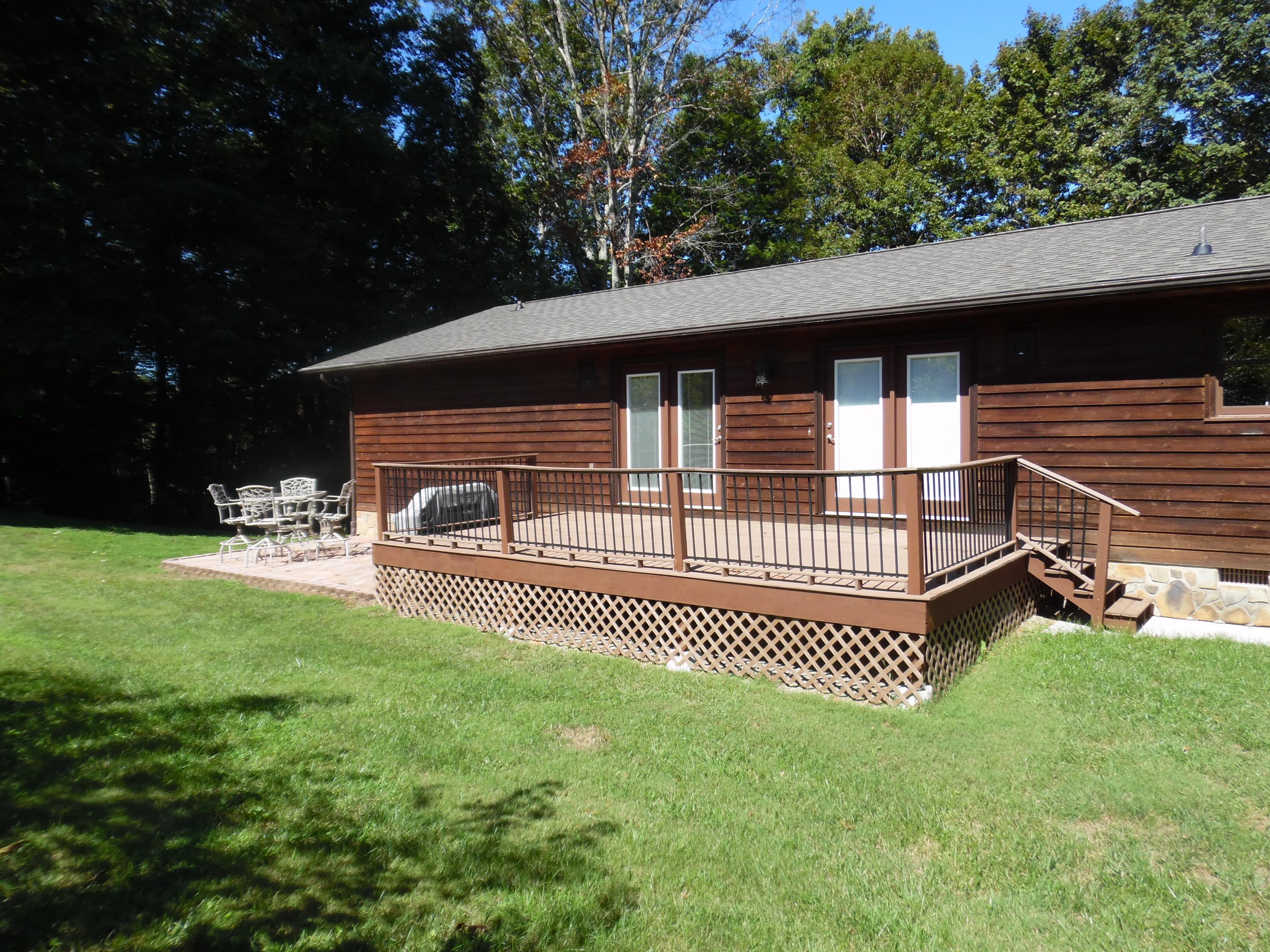 1425 Sulphur Springs Road Clinton, TN 37716 - Photo 34 of 37 Back Trec Decking