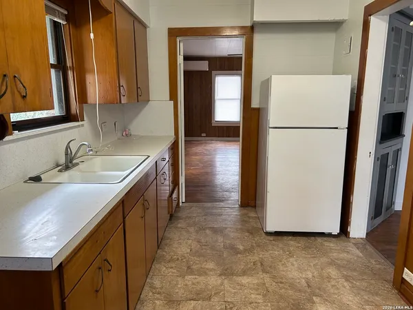 $1,395 | 816 South Austin Street, Seguin, TX 78155