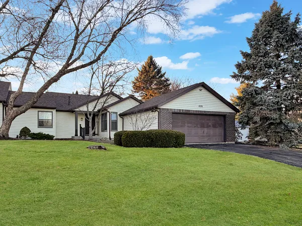 $210,000 | 1020 Bertram Drive, Unit 171, Freeport, IL 61032