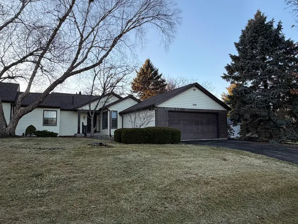 $210,000 | 1020 Bertram Drive, Unit 171, Freeport, IL 61032