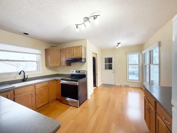 $210,000 | 1020 Bertram Drive, Unit 171, Freeport, IL 61032