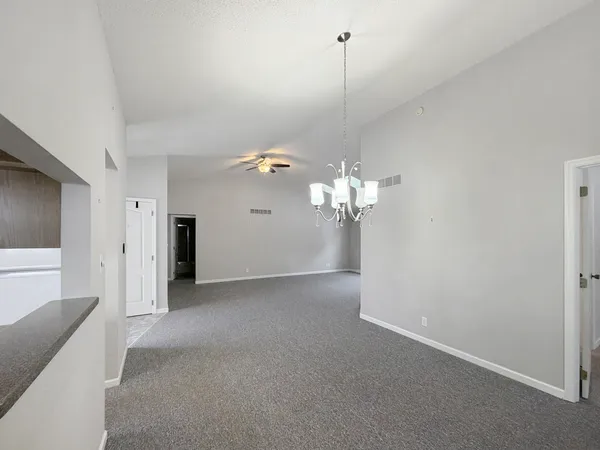$199,900 | 1020 Bertram Drive, Unit 171, Freeport, IL 61032