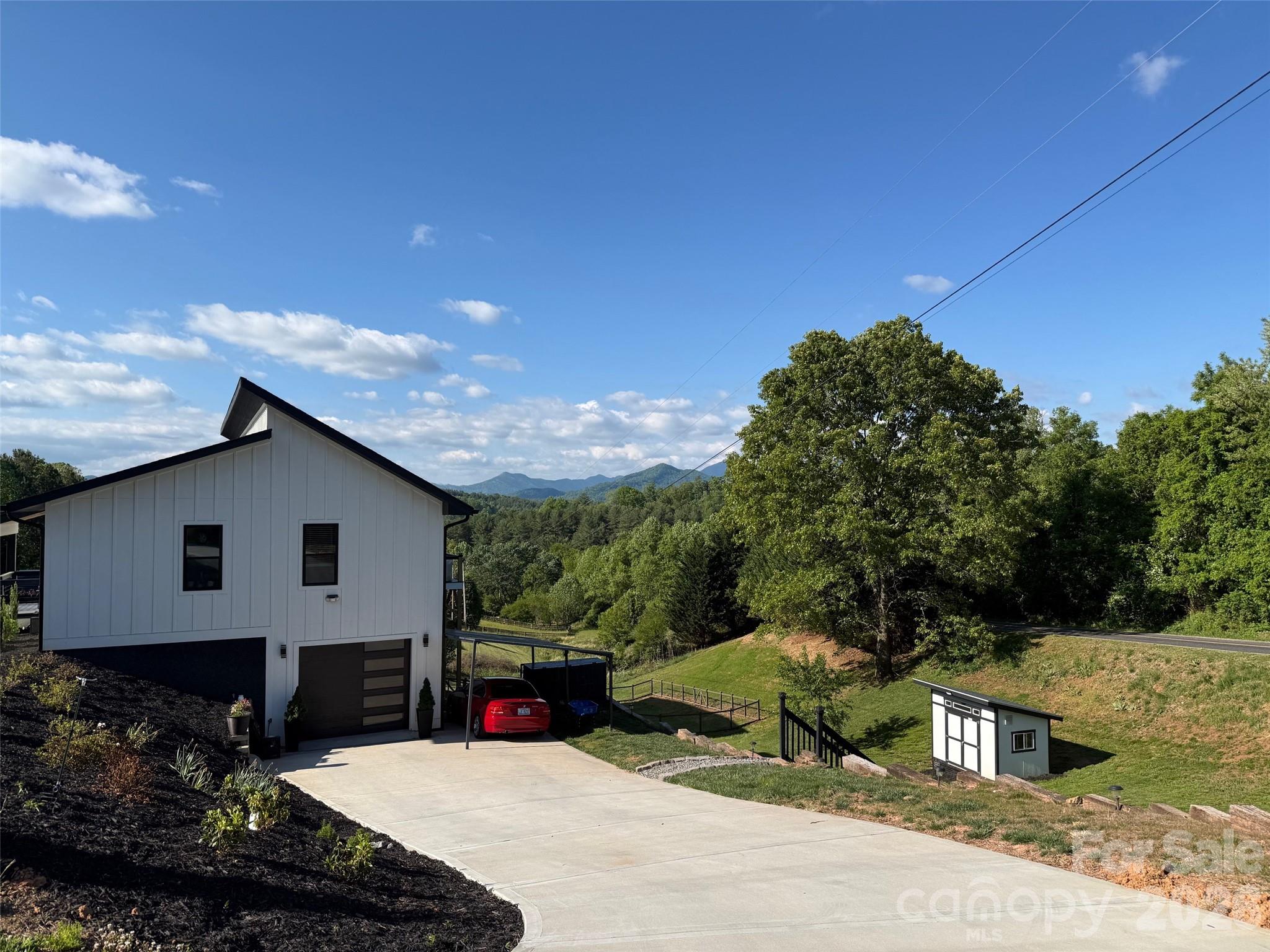 1 Little Oak Road Leicester, NC 28748 - Photo 3 of 30