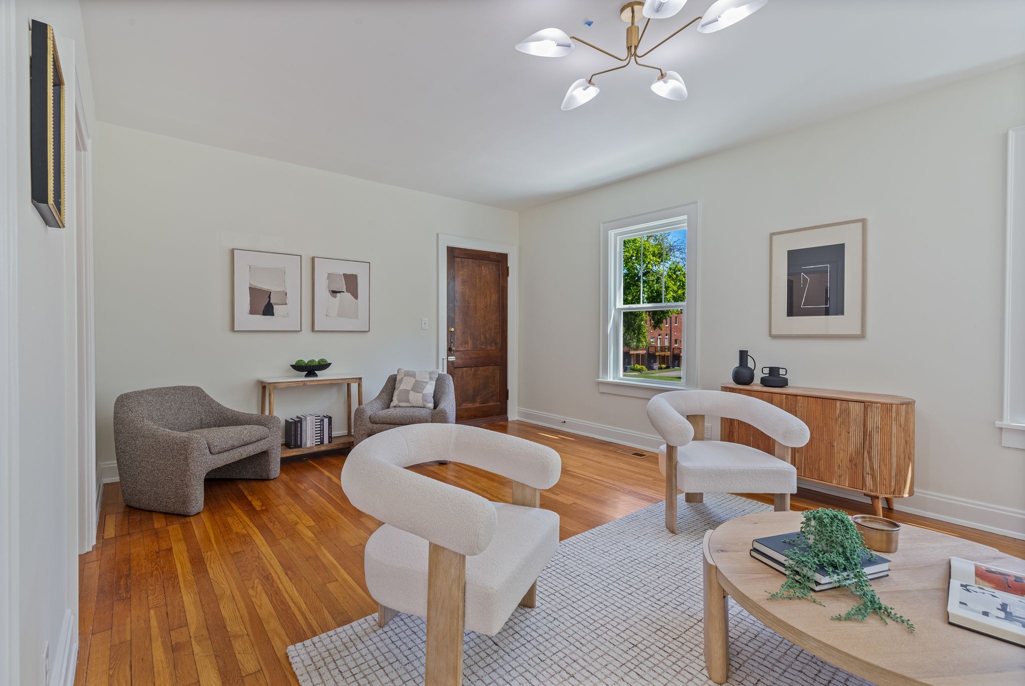 2005 Convent Place, Unit 1 Nashville, TN 37212 - Photo 11 of 41 a living room with furniture and a table